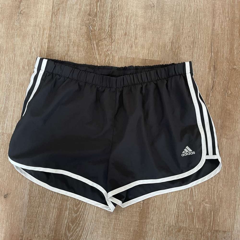 Adidas Women’s 3” running shorts Black size Large